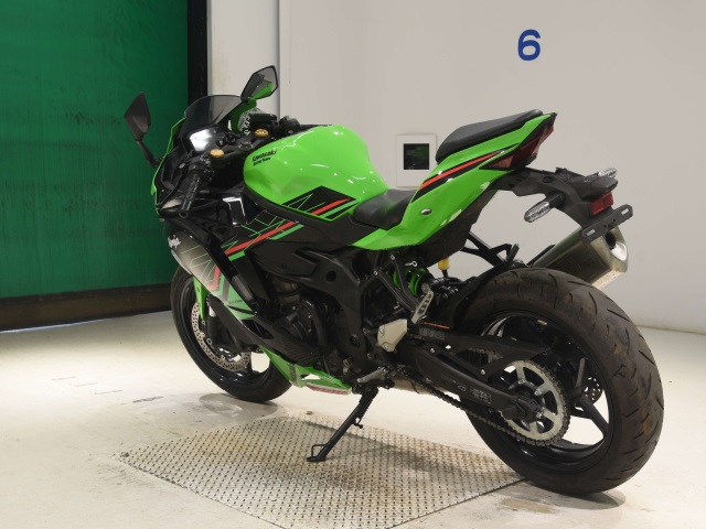 Kawasaki ZX-4R — фото 6