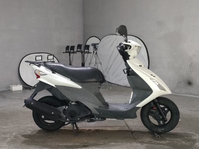 Suzuki V125S