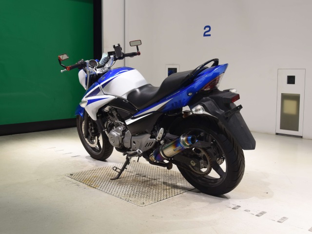 Suzuki GSR250 — фото 6