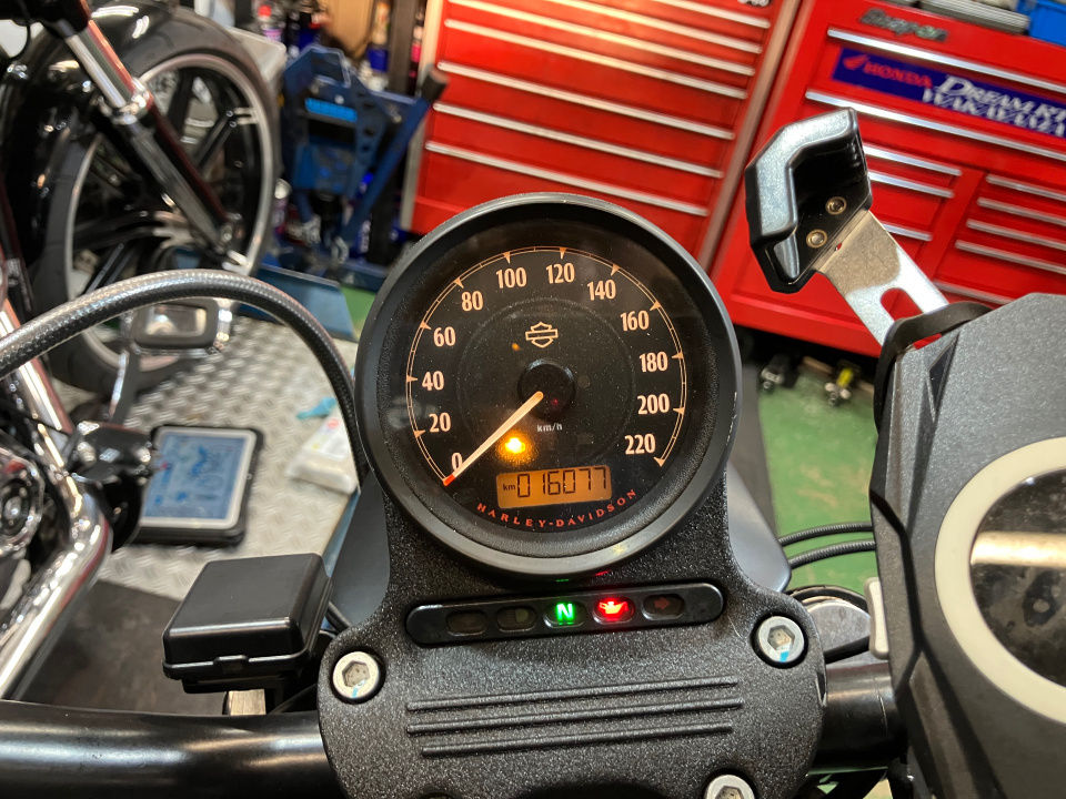 HD SPORTSTER IRON XL883N — фото 3