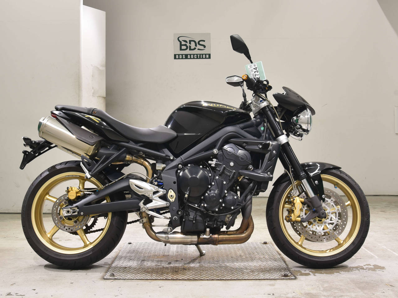 Triumph STREET TRIPLE R