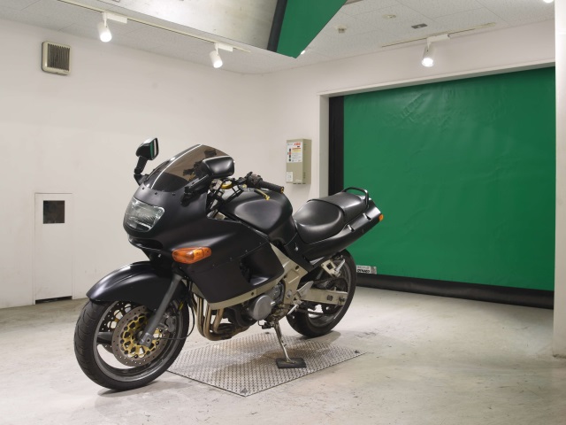 Kawasaki ZZ-R400 — фото 4