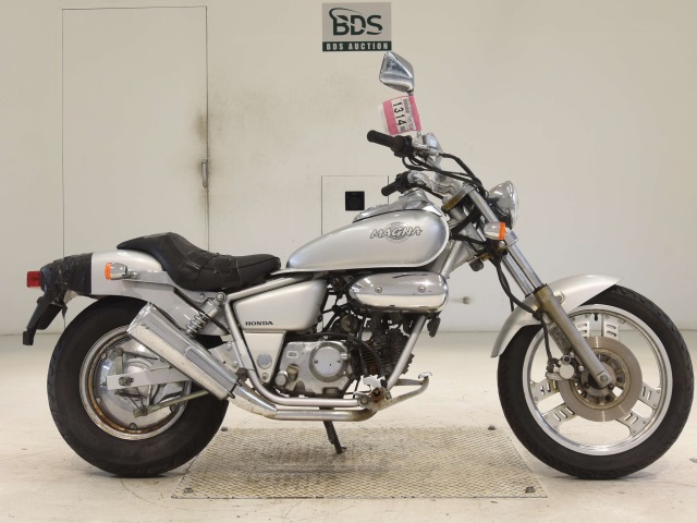Honda MAGNA50