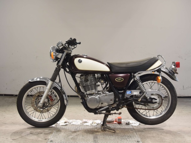 Yamaha SR400 — фото 2