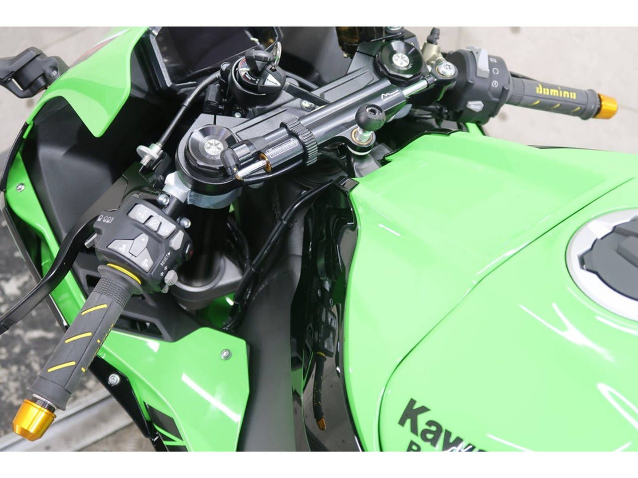 0435] Kawasaki NINJA ZX-10R - ZXT02L-011169