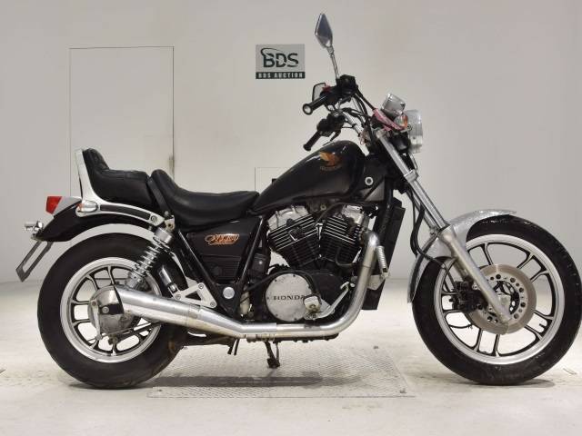 HONDA NV750
