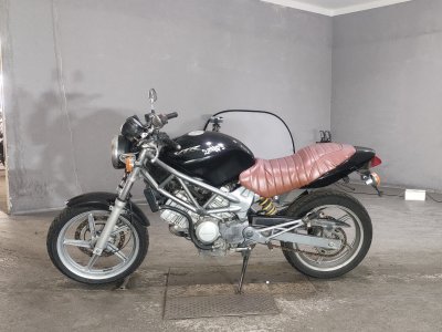 Honda VTR250 — фото 2
