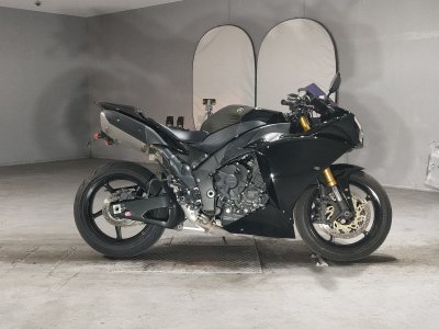 Yamaha YZF-R1