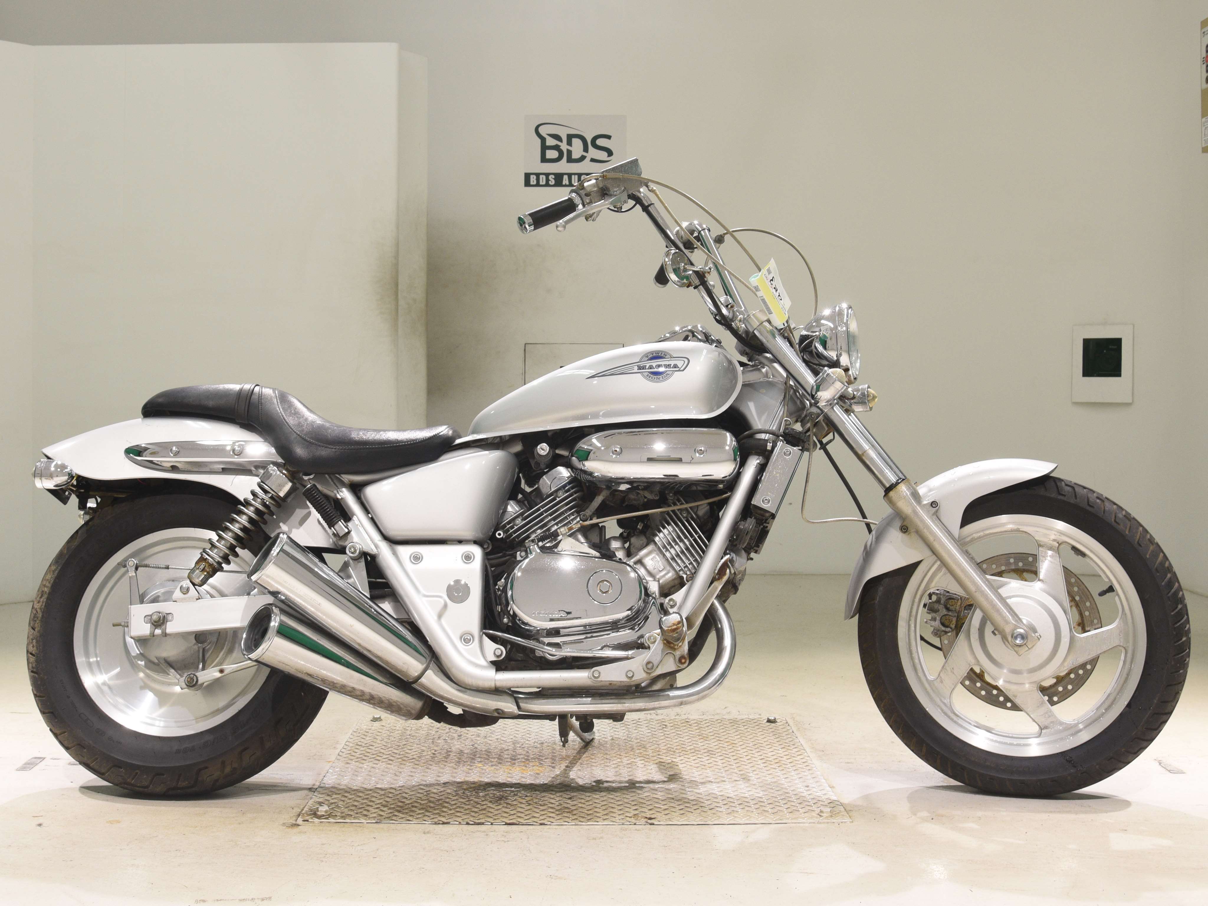 Honda MAGNA250