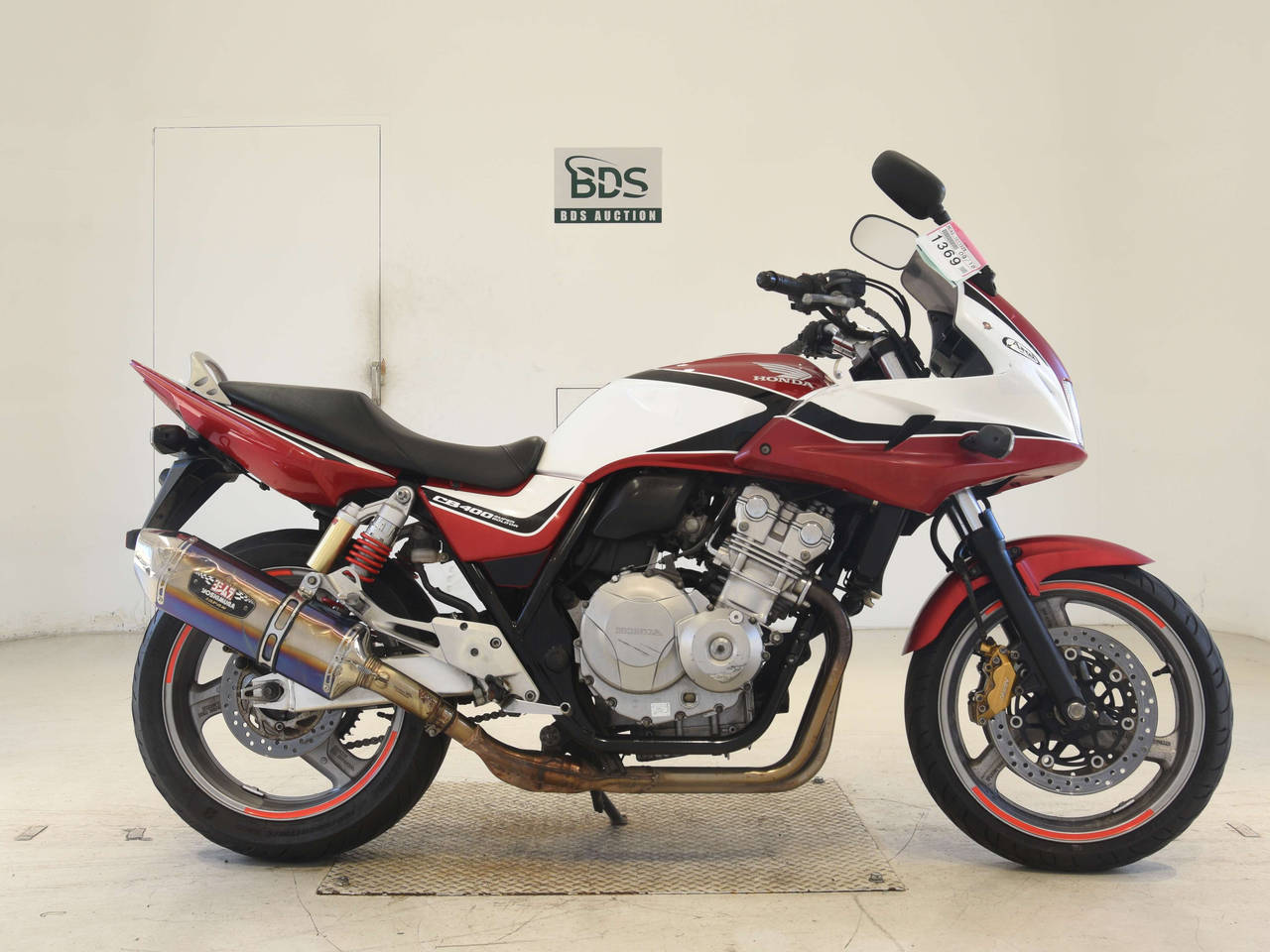 Honda CB400SF BOLDOR, right