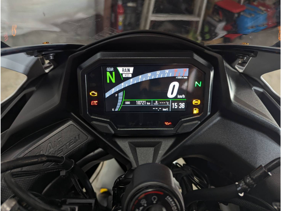 Kawasaki NINJA ZX-4R SE — фото 3