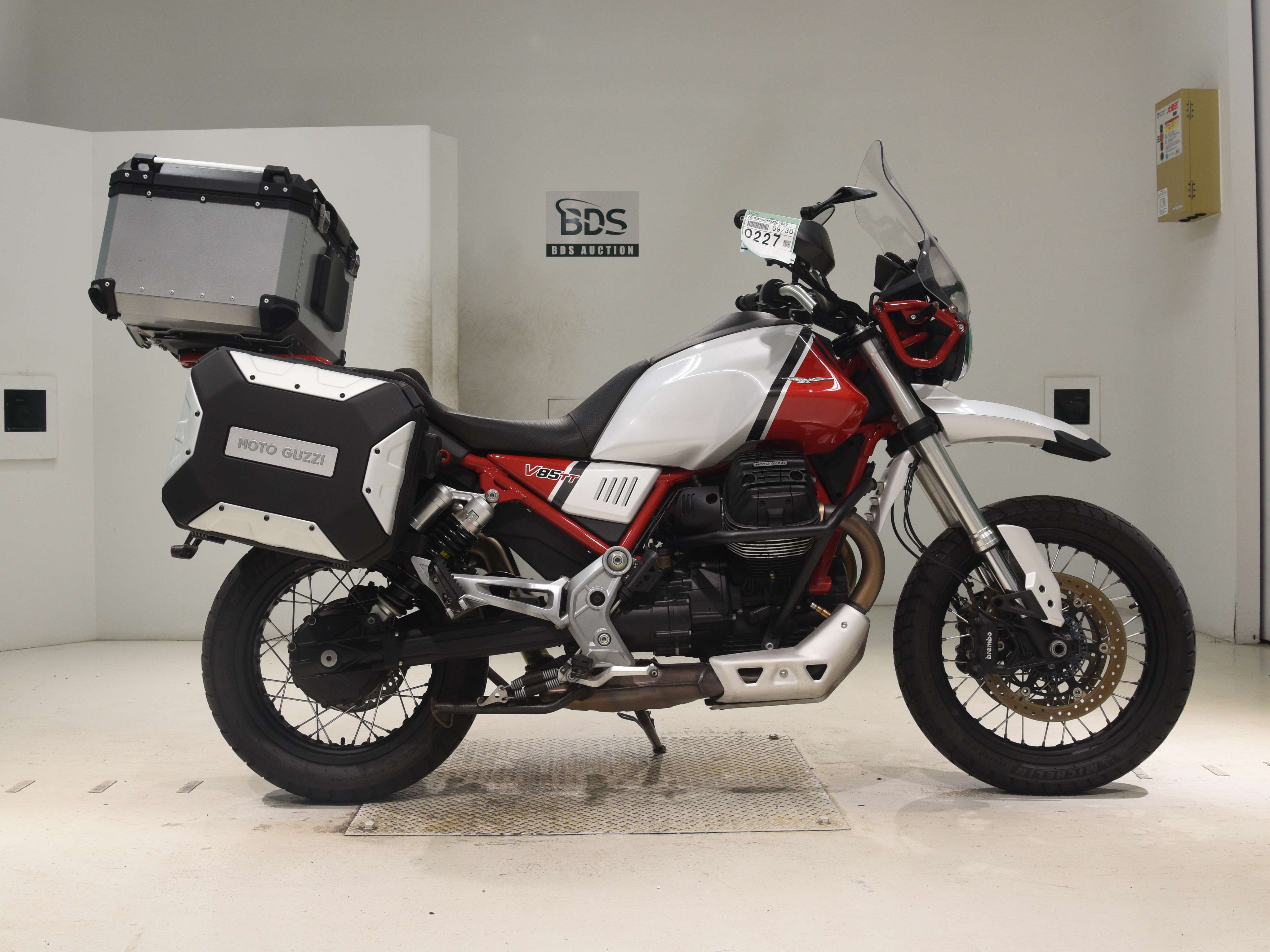 Moto Guzzi V85TT