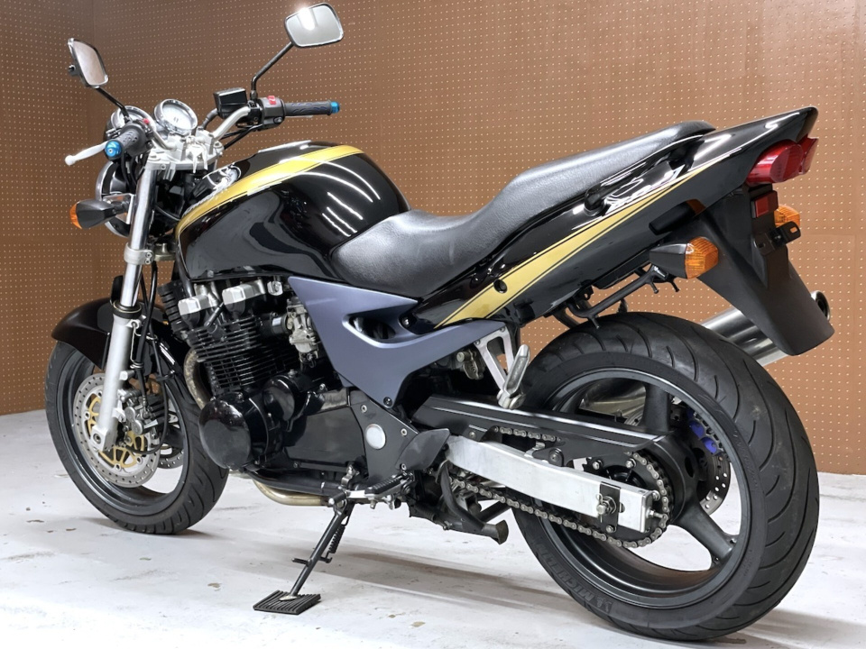 Kawasaki ZR-7 — фото 4