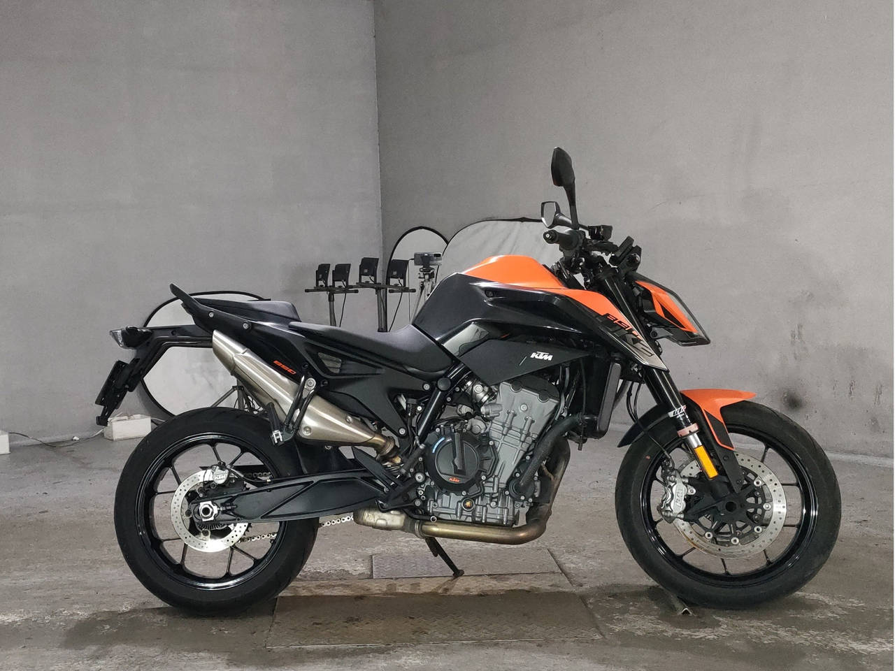 KTM 890 DUKE