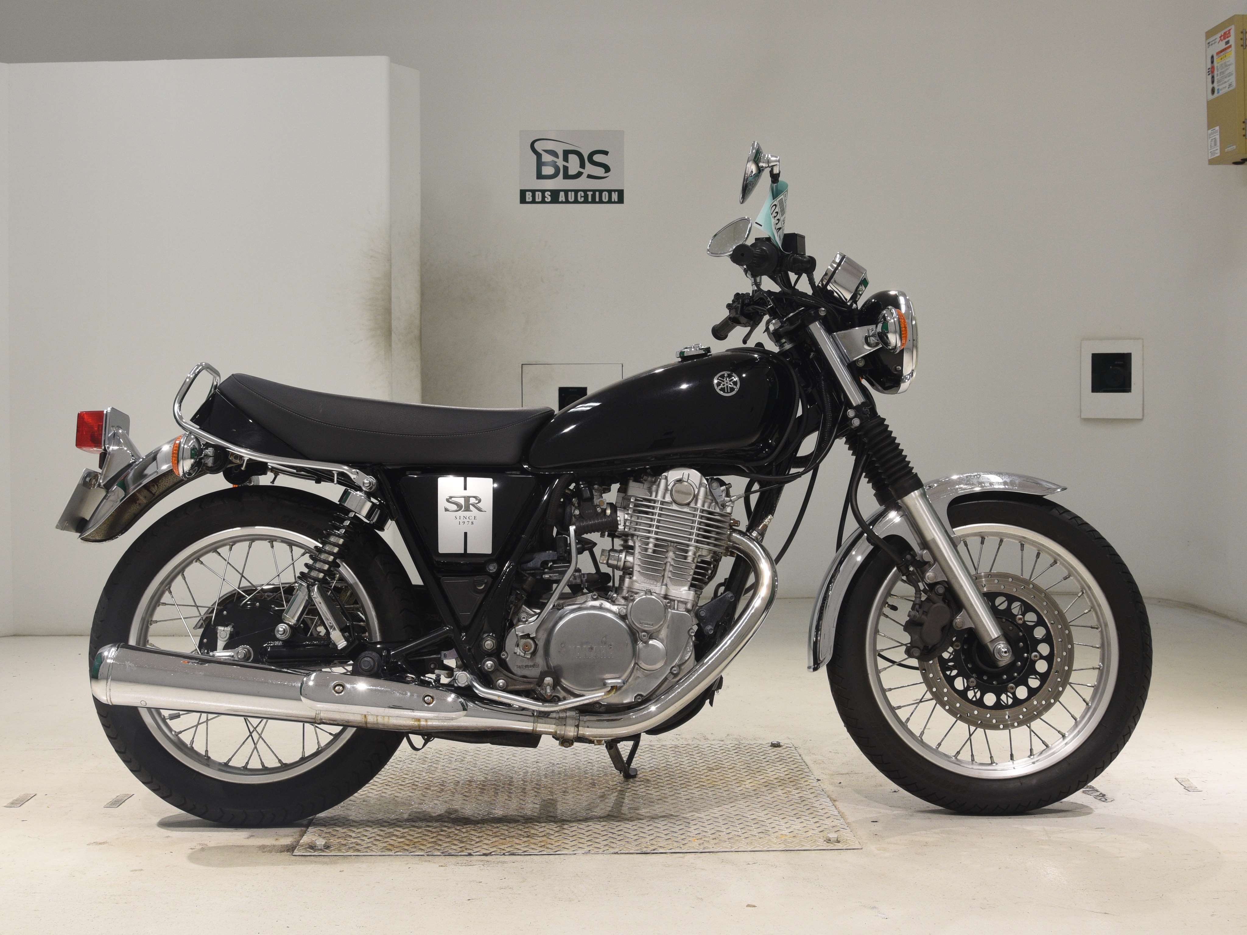 Yamaha SR400