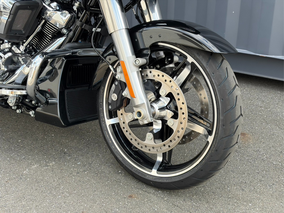 HD FLTRX ROAD GLIDE LIGHT — фото 4