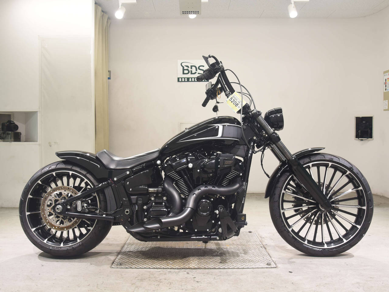HD FXBR1920, right