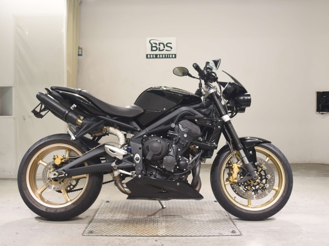 Triumph STREET TRIPLE R