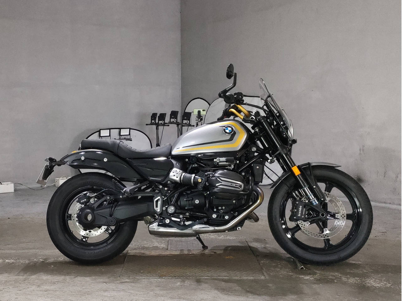 BMW R12