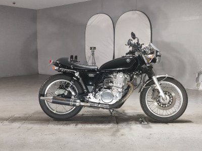 Yamaha SR 400