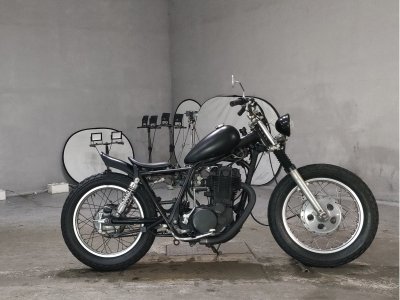 Yamaha SR400