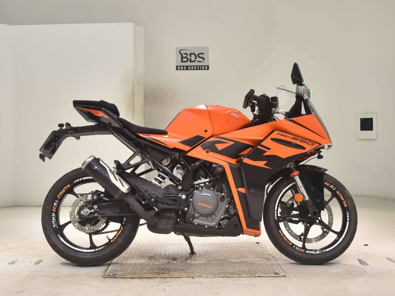 KTM RC 390, right
