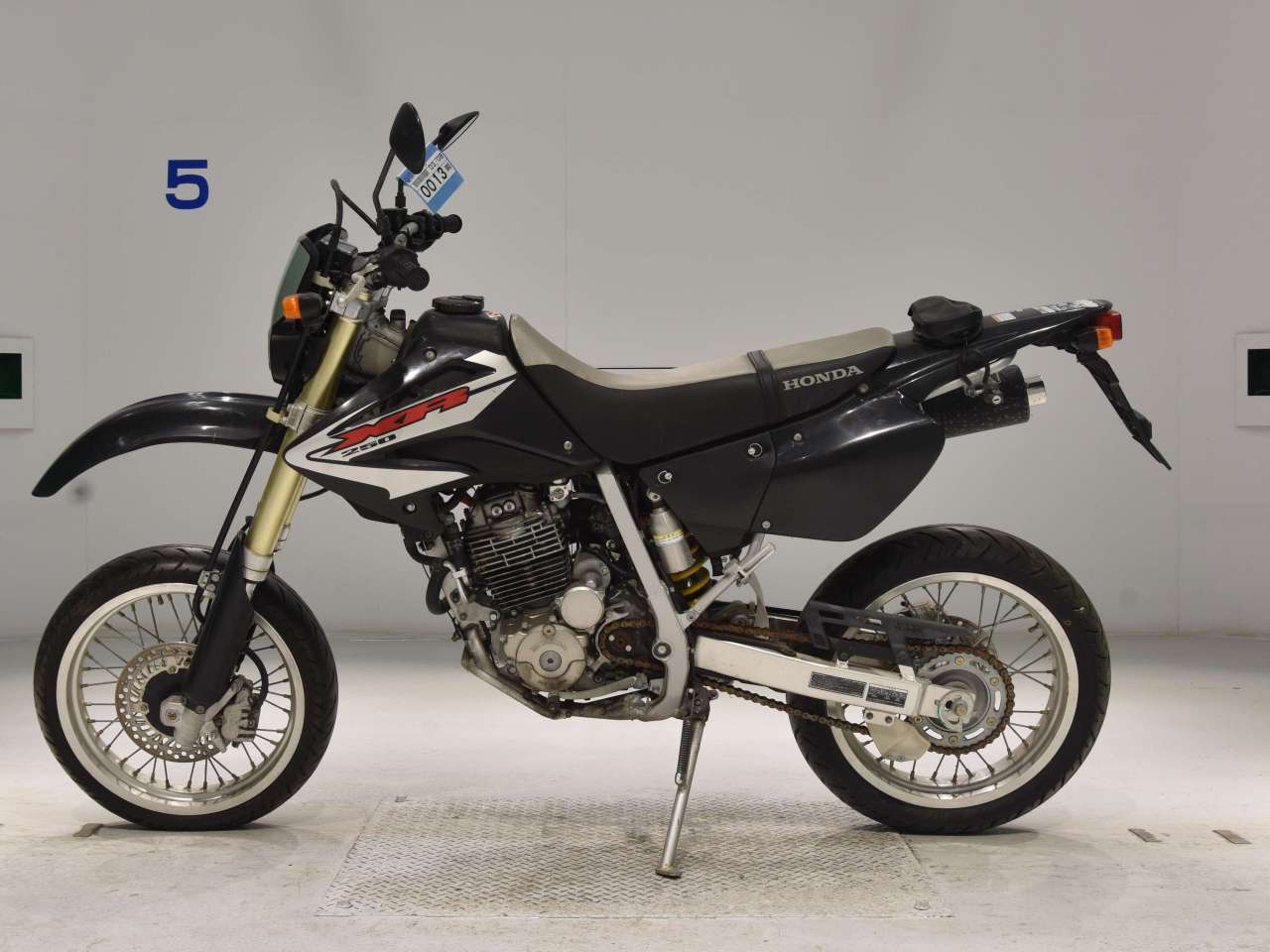 0013] Honda XR250 MOTARD - MD30-1731142