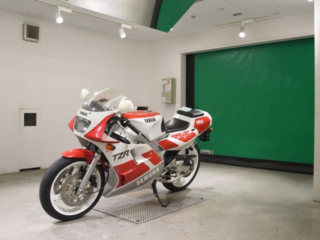 Yamaha TZR250 — фото 4