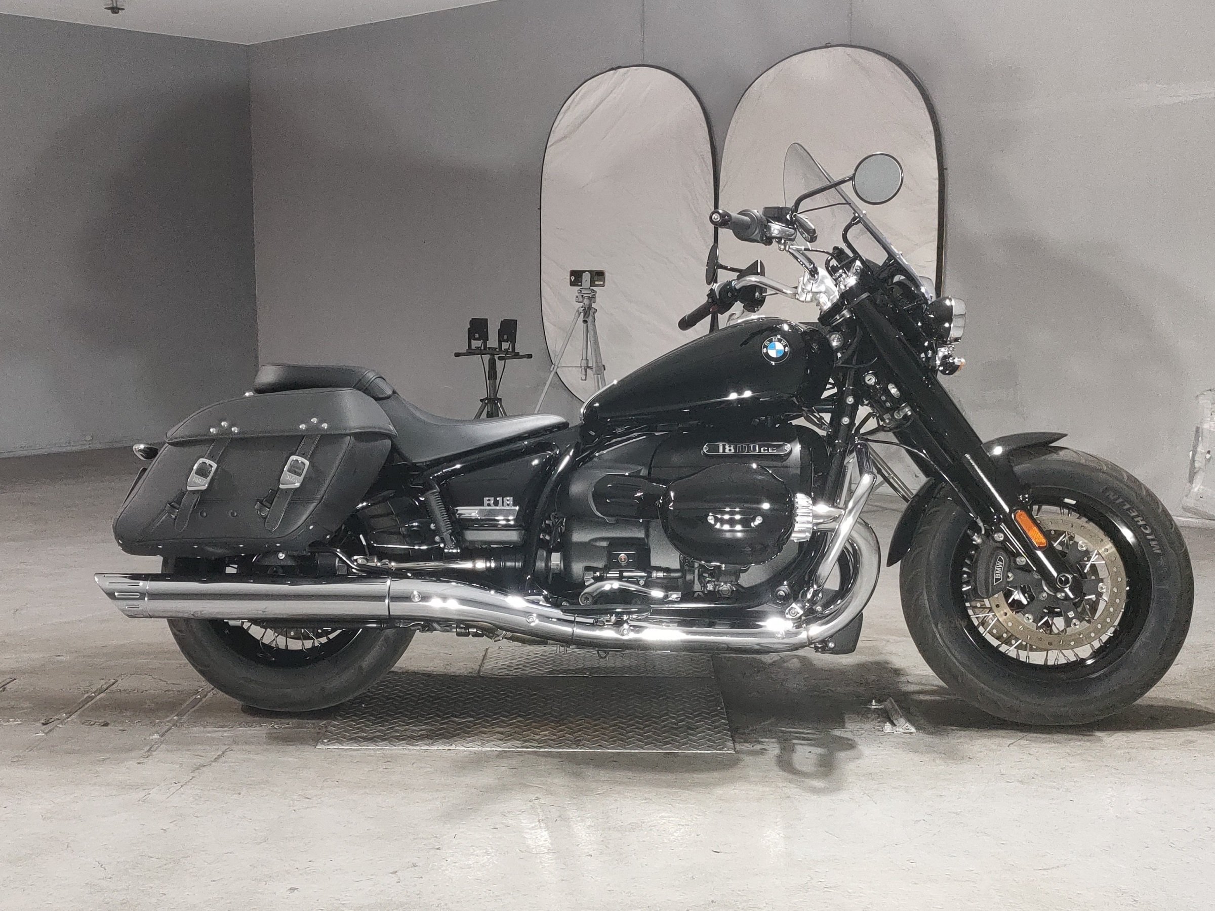 BMW R18