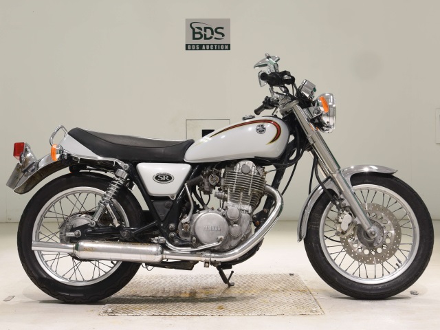 Yamaha SR400