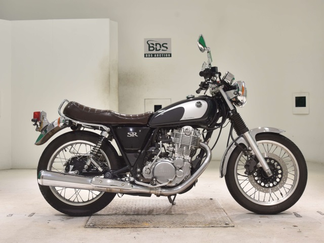 Yamaha SR400