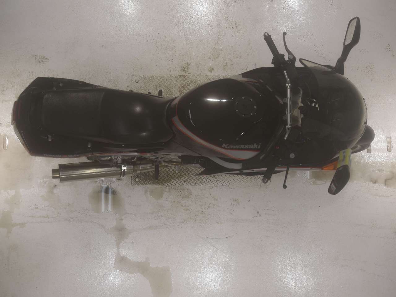 0026] Kawasaki ZX-10 - ZXT00B-012569