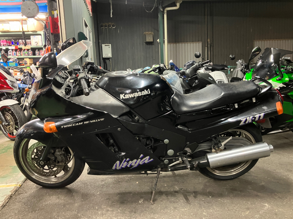 Kawasaki ZZ-R1100 — фото 2