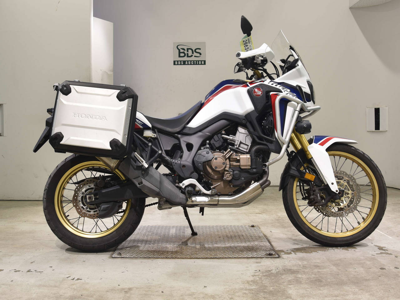 Honda AFRICATWIN CRF1000LD, right