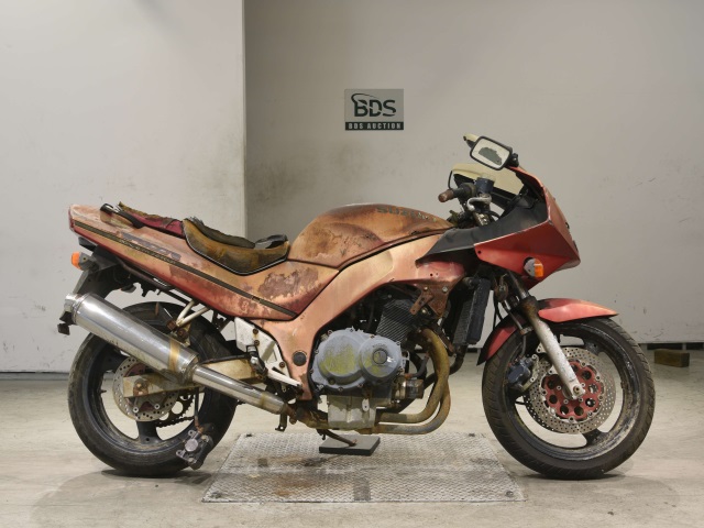 Suzuki RF400R