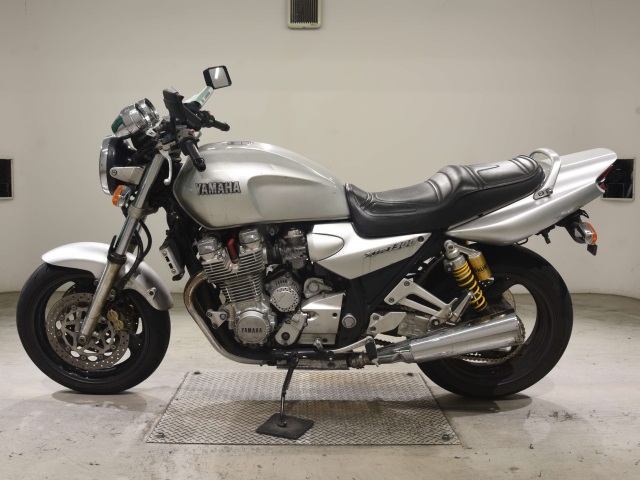 Yamaha XJR1300 — фото 2