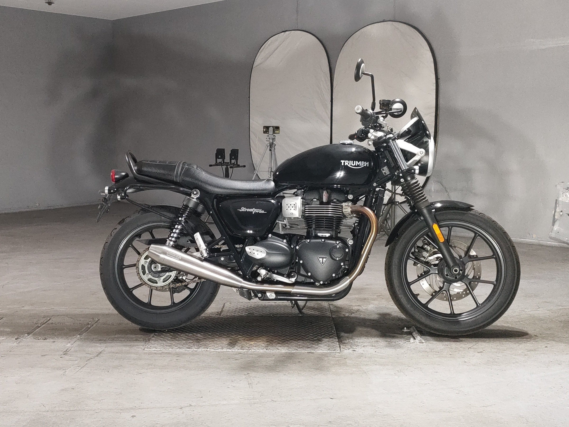 Triumph STREET TWIN 900