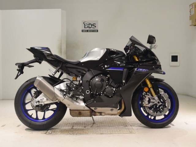 Yamaha YZF-R1M