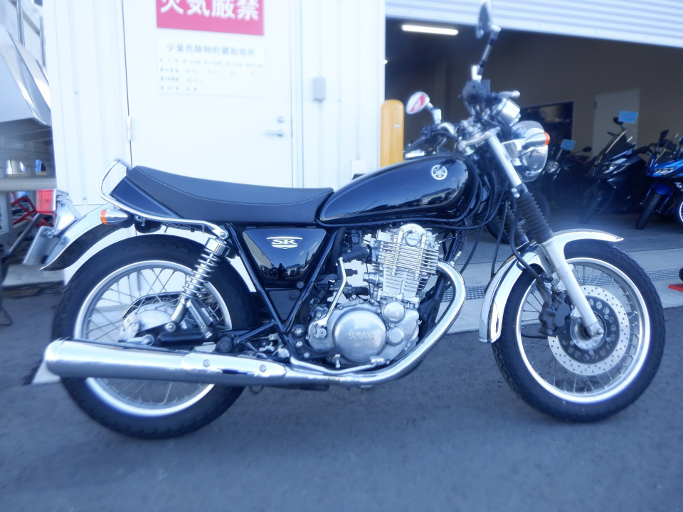 Yamaha SR400