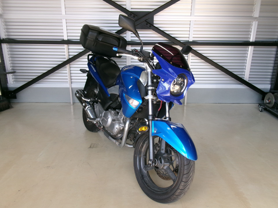 Suzuki GSR250 — фото 4