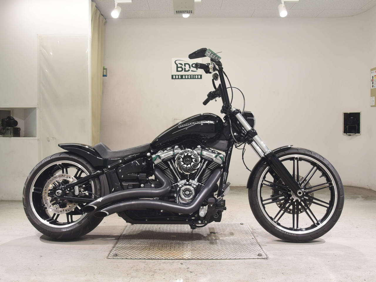 HD BREAKOUT FXBRS1870