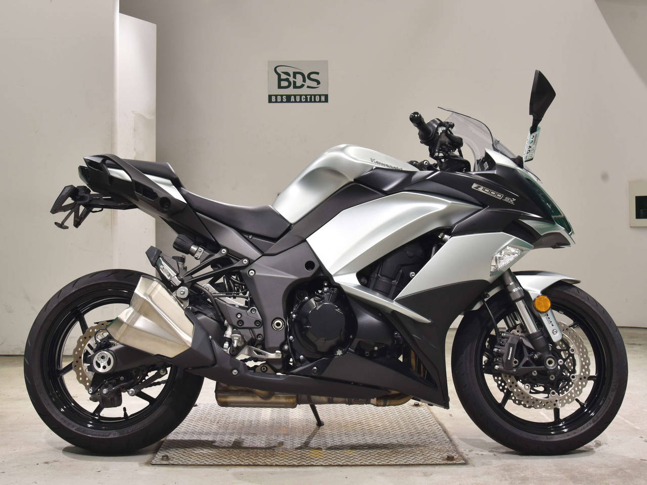2649] Kawasaki NINJA1000A - JKAZXT00WWA011044