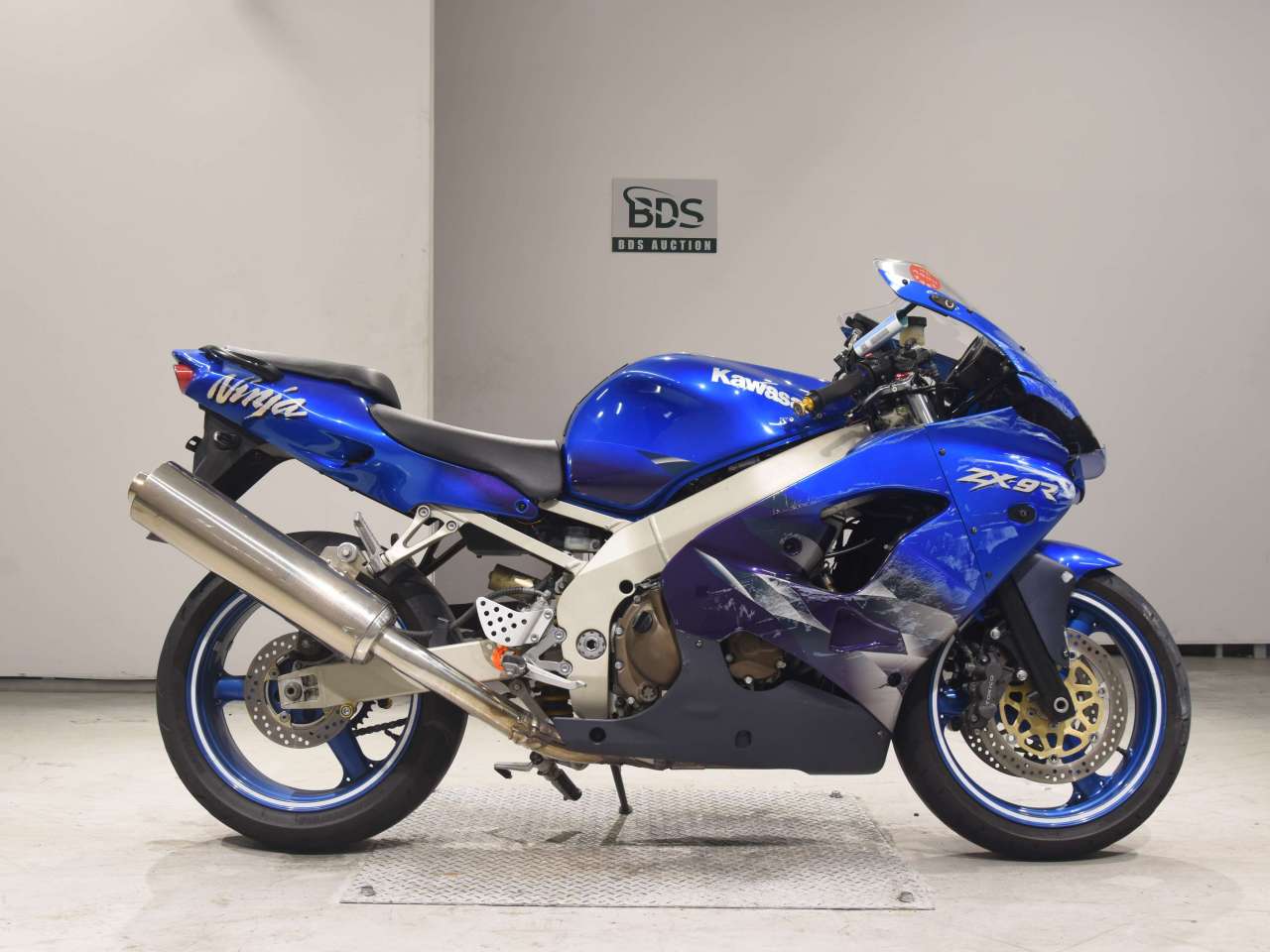 4144] Kawasaki NINJA ZX-9R - ZX900C-0404643