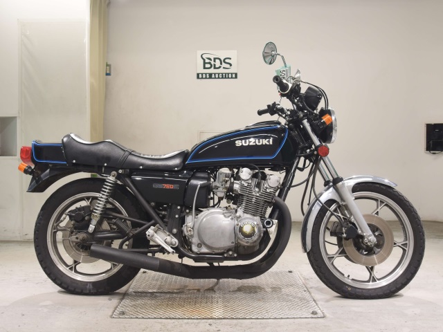 Suzuki GS750E