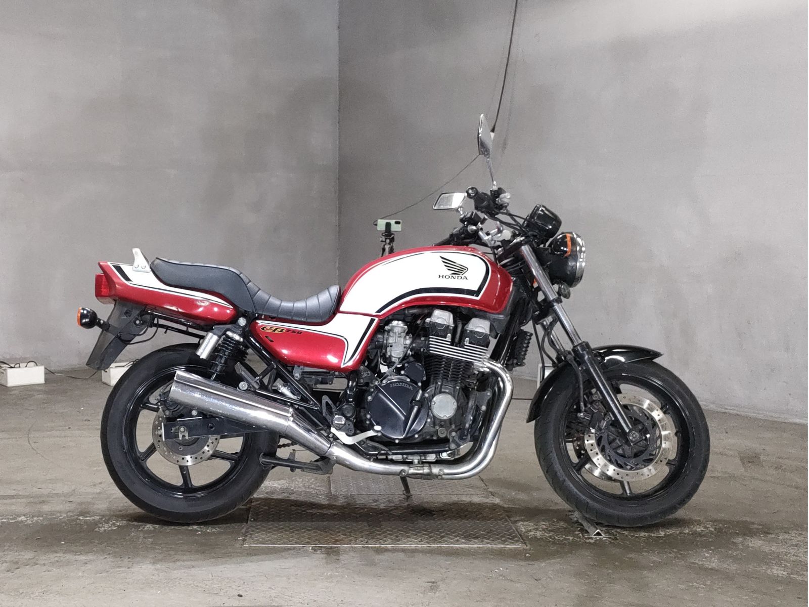 8201] Honda CB750 - RC42-1250336