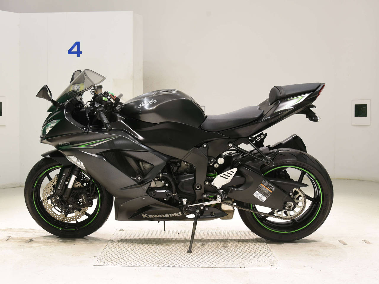5049] Kawasaki ZX-6RA - JKBZX636-EFA021511
