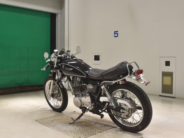 Yamaha SR400 — фото 6