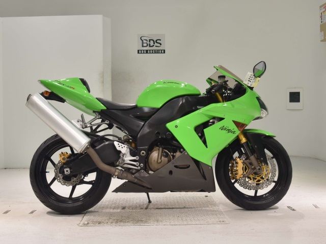 0324] Kawasaki NINJA ZX-10R - ZXT00C-020689