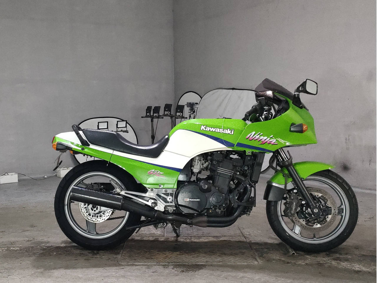 Kawasaki GPZ900R
