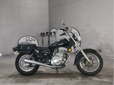 Suzuki GZ250
